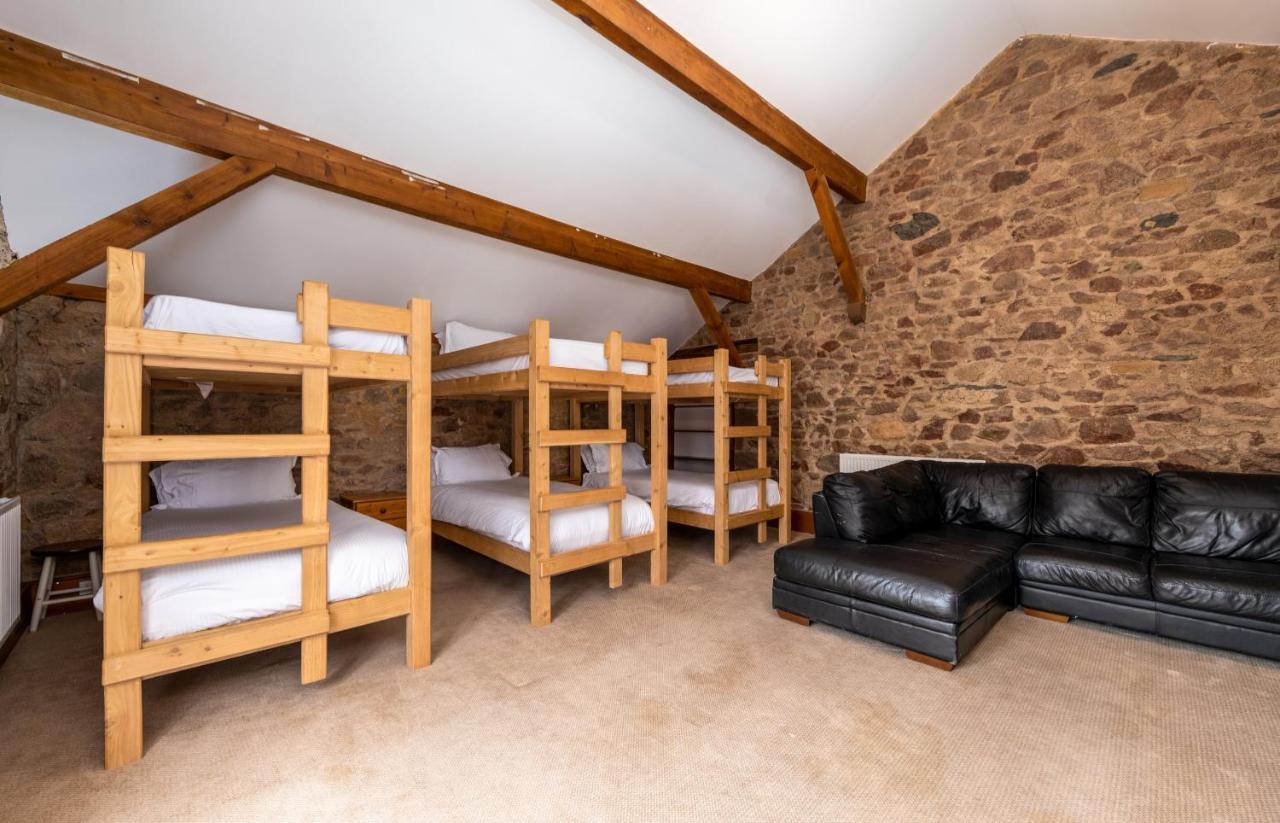 雷文格拉斯Muncaster Castle Coachman'S Quarters住宿加早餐旅馆 外观 照片