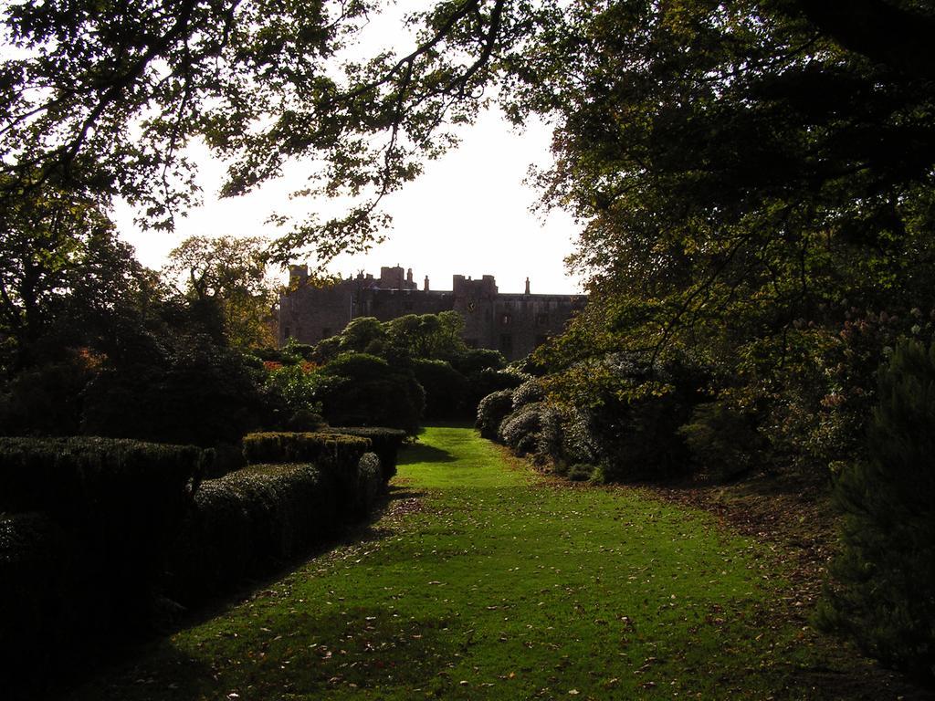 雷文格拉斯Muncaster Castle Coachman'S Quarters住宿加早餐旅馆 外观 照片