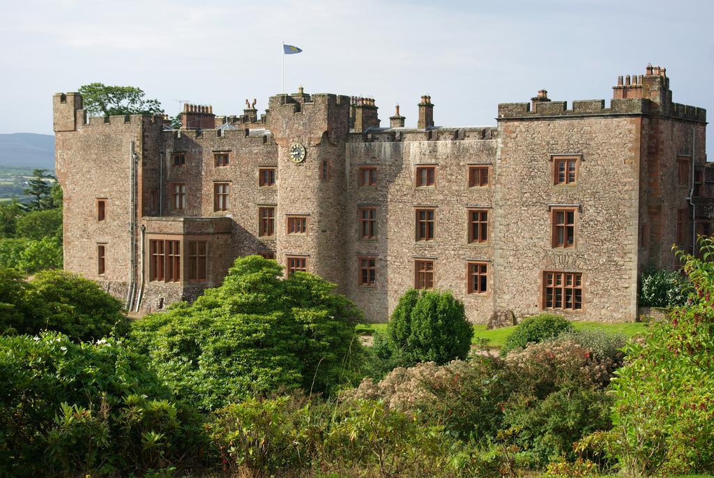 雷文格拉斯Muncaster Castle Coachman'S Quarters住宿加早餐旅馆 外观 照片